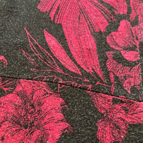 Red and Black Floral Strappy Mini Dress 🖤♦️🖤🥀🖤🌺 - Picture 5 of 7